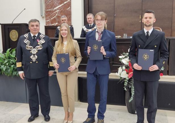 Nagroda Rektora UMG dla student&oacute;w - T. Lorkowski, W. Smolec, Ł. Betliński